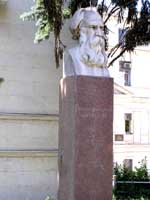 Памятник Ковалевскому.   Увеличить...(фото 2006г.)